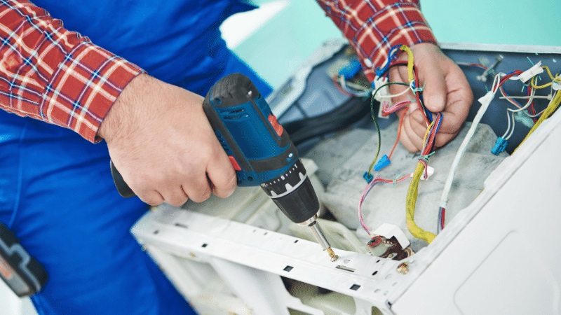 Kula Midea Midea çamaşır makinesi kart tamiri – Su almama arızası orijinal parça ile giderildi. - Teknik servis örneği